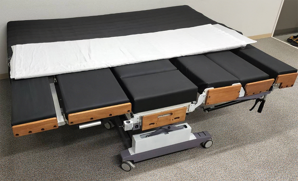 movbot Nurse-CareベッドとCareの移乗はスライドボードで